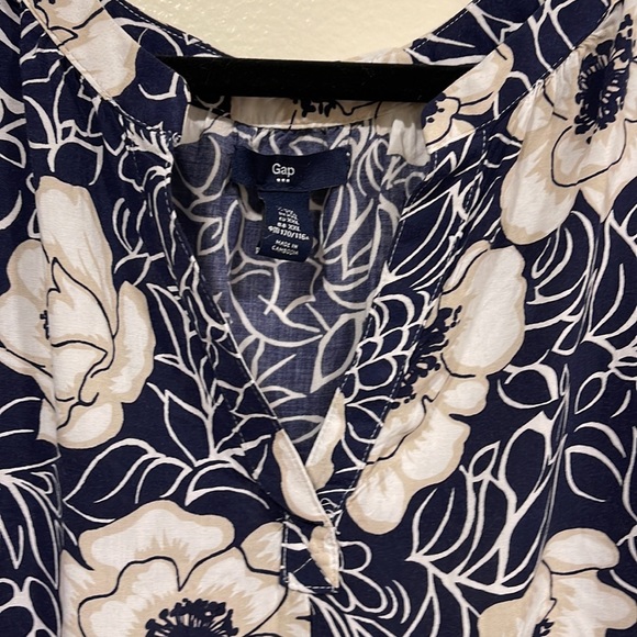 Gap shirt. XXL - Picture 4 of 7